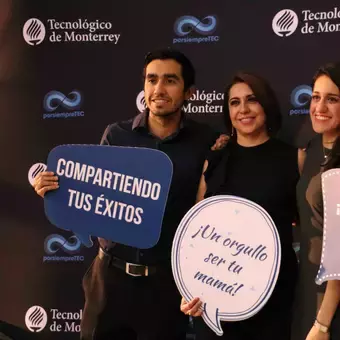 Así se vivió la ceremonia de firma de título del campus Monterrey