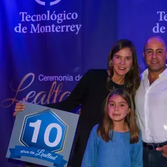 Nuestro maestros galardonados aprovecharon para tomarse fotos con sus familias.