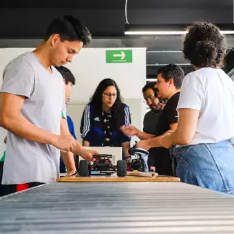 Alumnos del Tecnológico de Monterrey viviendo su Semanai en campus Tampico