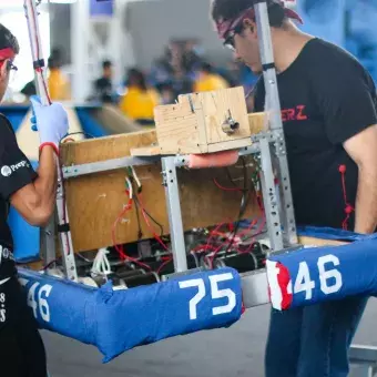 Equipo MinerZ de Zacatecas preparándose para competir.