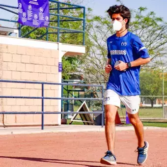 Atletas y deportistas del Tec campus Laguna tienen entrenamientos en espacios abiertos siguiendo las medidas de prevención ante la pandemia.