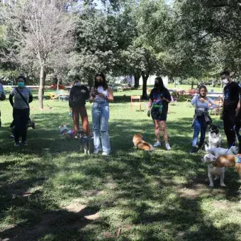 Al terminar la dinámica del viernes, los instructores rifaron productos para las mascotas.