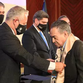 Egresados del campus Monterrey fueron reconocidos por 50 y más años de haber recibido su título profesional