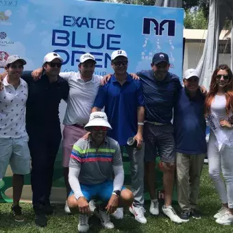 Amigos juntos en el torneo