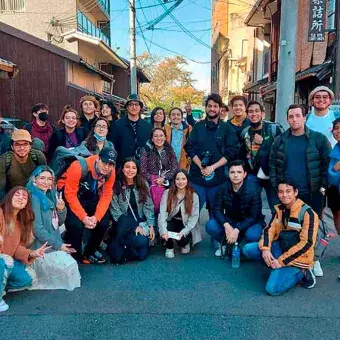 Alumnos de Tec Guadalajara plasman cultura japonesa en arte visual.