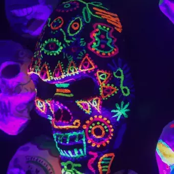 Calavera de colores