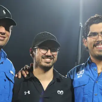Alfredo Gutiérrez, de los 49ers, Víctor Gutiérrez, ex jugador de Borregos Monterrey, e Isaac Alarcón, de Vaqueros de Dallas.