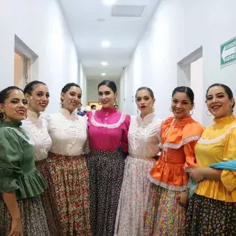 Baile folclórico de Jalisco en el espectáculo de Estampas de México del Tec Guadalajara.