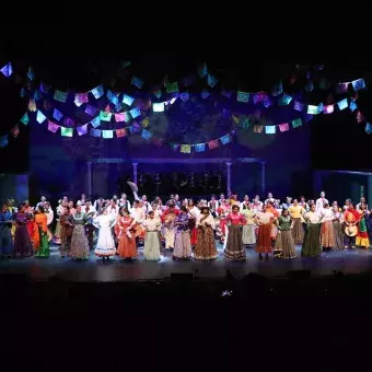 Baile folclórico de Jalisco en el espectáculo de Estampas de México del Tec Guadalajara.