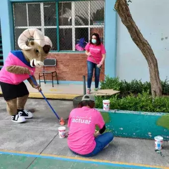 Los voluntarios realizaron adecuaciones de espacios en las escuelas públicas.