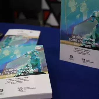 Presentan libro universidad cocredora del futuro en la FIL Guadalajara.