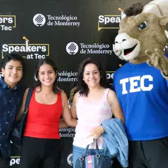 disfrutan de speakers at tec con teus