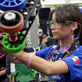 Jocelyn Velarde, estudiante de PrepaTec, fue driver del equipo VOLTEC en el mundial de robótica FIRST 2023.