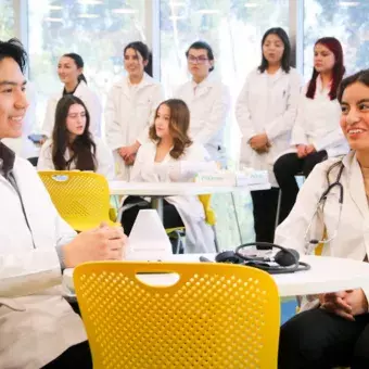 Estudiantes de PrepaTec Zacatecas viviendo la feria de ciencias