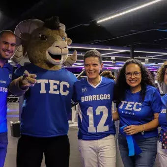 Directivos en el nuevo gym de campus Querétaro