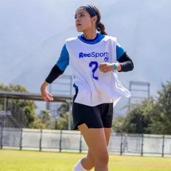 Partido de futbol femenil de campus Laguna en los Intercampus