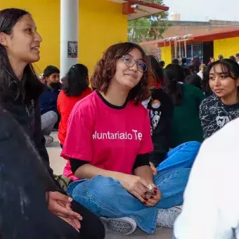 Conviviendo con los alumnos de los colegios en Voluntariado Tec