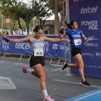 Carrera 80 aniversario Tec de Monterrey en Paseo de la Reforma