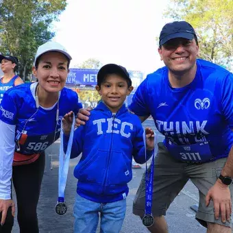 Carrera 80 aniversario Tec de Monterrey en Paseo de la Reforma