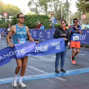 Carrera 80 aniversario Tec de Monterrey en Paseo de la Reforma