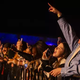 Público en Blue Fest del Tec campus Sonora Norte