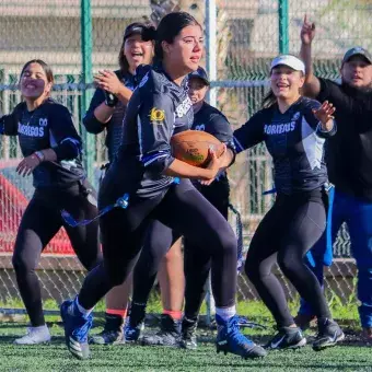 Viven emociones por juego de 10 aniversario de tocho bandera de Borregos Laguna