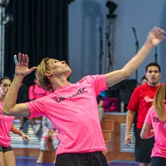 Estudiantes Tec Tampico jugando voleibol