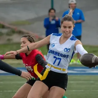Corredora del equipo mayor femenil de tochito