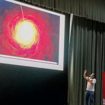 Conferencia astronómica en el Tec de Monterrey campus Laguna