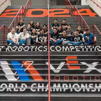 Equipo en mundial de robótica