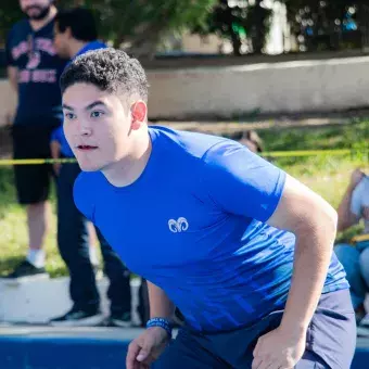 Estudiante en torneo de quemados