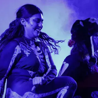 Estudiantes bailando su coreografía.