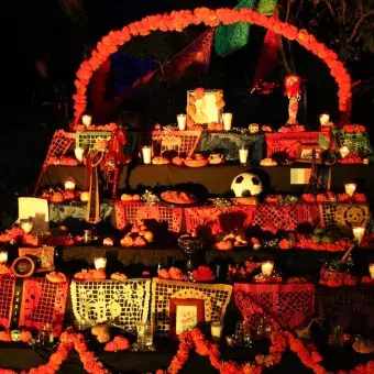 La PrepaTec Cuernavaca organizó el undécimo Festival Omeyocán para conmemorar el Día de Muertos,  que incluyó una exhibición gastronómica, una muestra de ofrendas, un panteón de dioses prehispánicos y un desfile de moda artística mexicana.