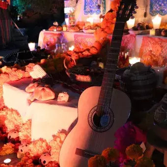 La PrepaTec Cuernavaca organizó el undécimo Festival Omeyocán para conmemorar el Día de Muertos,  que incluyó una exhibición gastronómica, una muestra de ofrendas, un panteón de dioses prehispánicos y un desfile de moda artística mexicana.