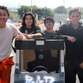 Por sexto año, la Escuela de Ingeniería y Ciencias y la Sociedad de Estudiantes de Ingeniería del Tecnológico de Monterrey en Cuernavaca llevaron a cabo la carrera de autos sin motor, Downhill Challenge Racer.