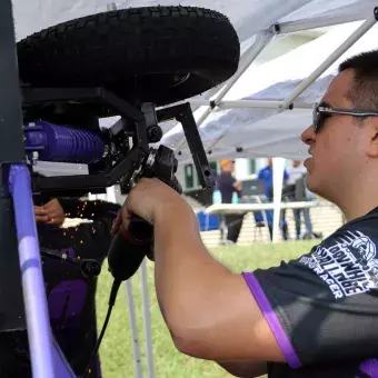 Por sexto año, la Escuela de Ingeniería y Ciencias y la Sociedad de Estudiantes de Ingeniería del Tecnológico de Monterrey en Cuernavaca llevaron a cabo la carrera de autos sin motor, Downhill Challenge Racer.