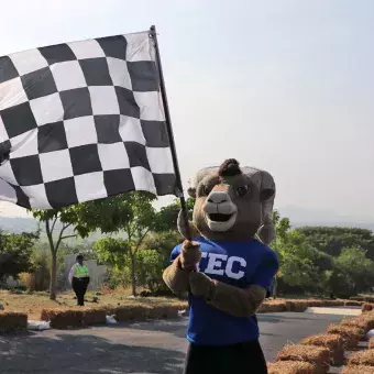 Por sexto año, la Escuela de Ingeniería y Ciencias y la Sociedad de Estudiantes de Ingeniería del Tecnológico de Monterrey en Cuernavaca llevaron a cabo la carrera de autos sin motor, Downhill Challenge Racer.