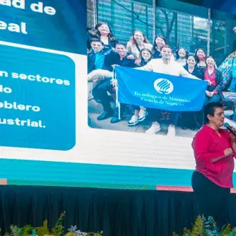 Participación estudiantil en proyectos sociales y de emprendimiento