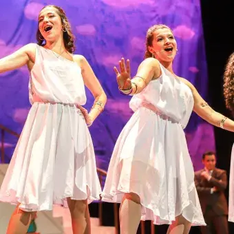 Estudiantes Tec presentan "Legalmente Rubia" en el CENART