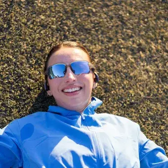 En el marco del 50 aniversario del Tec de campus Querétaro se llevó a cabo la carrera Think, Feel & Run 2025 powered by Skechers con la participación de 1700 corredoras y corredores. 