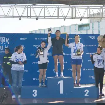 En el marco del 50 aniversario del Tec de campus Querétaro se llevó a cabo la carrera Think, Feel & Run 2025 powered by Skechers con la participación de 1700 corredoras y corredores. 