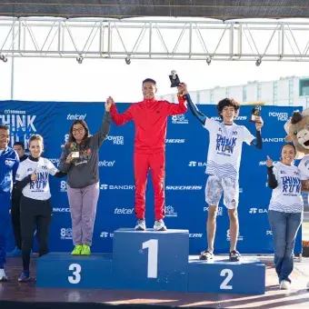 En el marco del 50 aniversario del Tec de campus Querétaro se llevó a cabo la carrera Think, Feel & Run 2025 powered by Skechers con la participación de 1700 corredoras y corredores. 