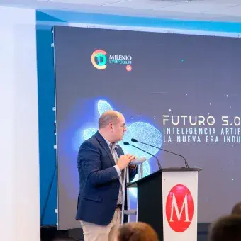 Conferencista imparte charla en el Symposium de Inteligencia Artificial del Tec de Monterrey campus Laguna