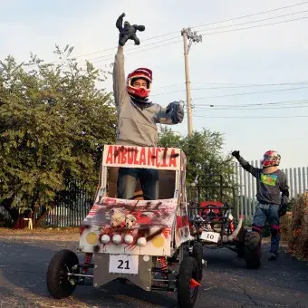 El Tec campus Cuernavaca realizó el Downhill Challenge 2025, donde equipos compitieron con gravity cars en una pista de obstáculos, premiando velocidad, diseño, creatividad y desempeño.