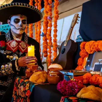 Presentación de altares de Día de Muertos.