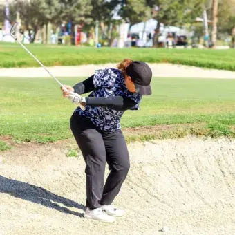 Golfista participando en Torneo de Golf EXATEC Blue Open 2026 del Tec de Monterrey campus Laguna