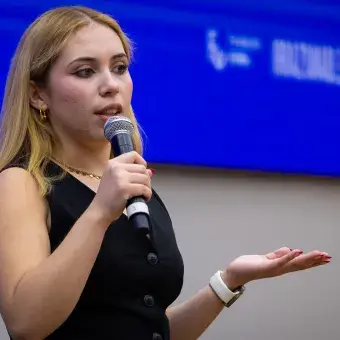 Los estudiantes presentaron uno a uno sus iniciativas y resultados.