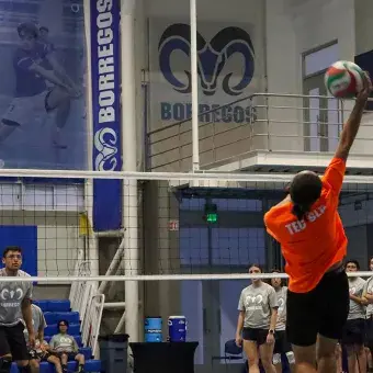 Generación 2027 PrepaTec en un partido de voleyball