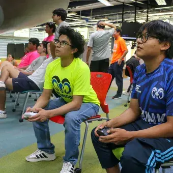 Estudiantes durante partido de E-sports 