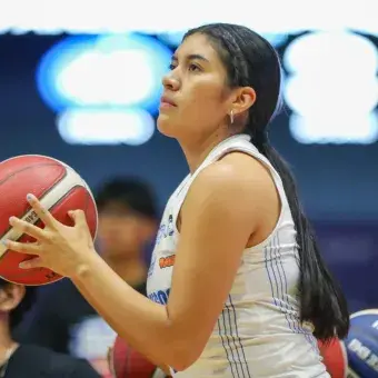 Vanessa Velázquez, primera campeona nacional de triples.